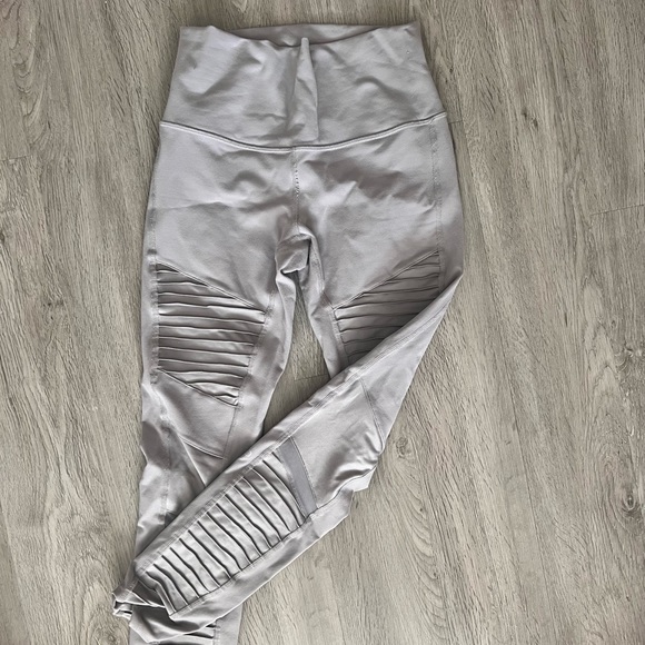 Alo Moro leggings perfect condition - Picture 2 of 4